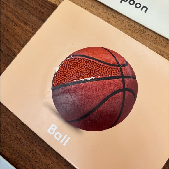 Lovevery Things I See cards from the Inspector (7-8 months) kit - Picture 6 of 7